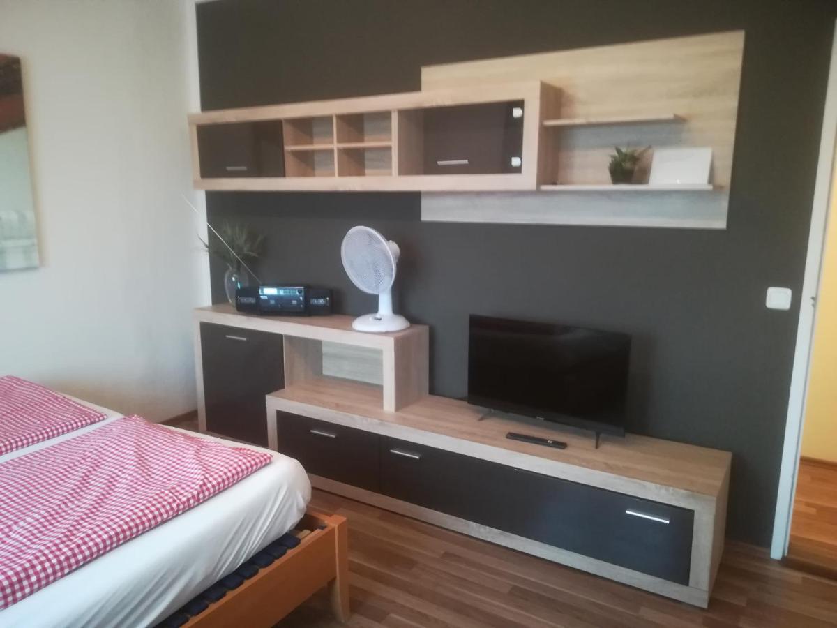 Zentral Gelegene, Sehr Ruhige Und Helle Wohnung Грац Екстер'єр фото