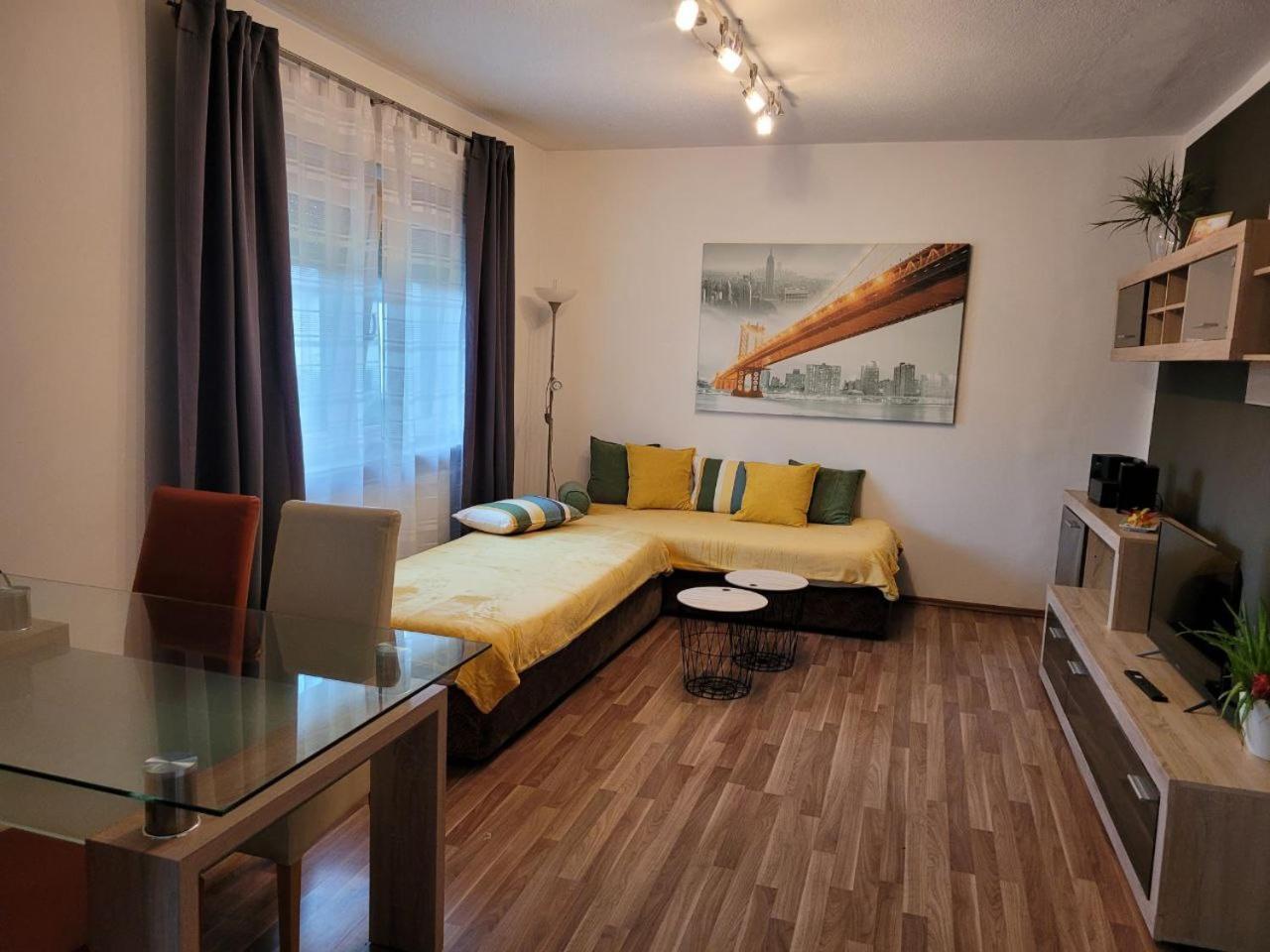 Zentral Gelegene, Sehr Ruhige Und Helle Wohnung Грац Екстер'єр фото